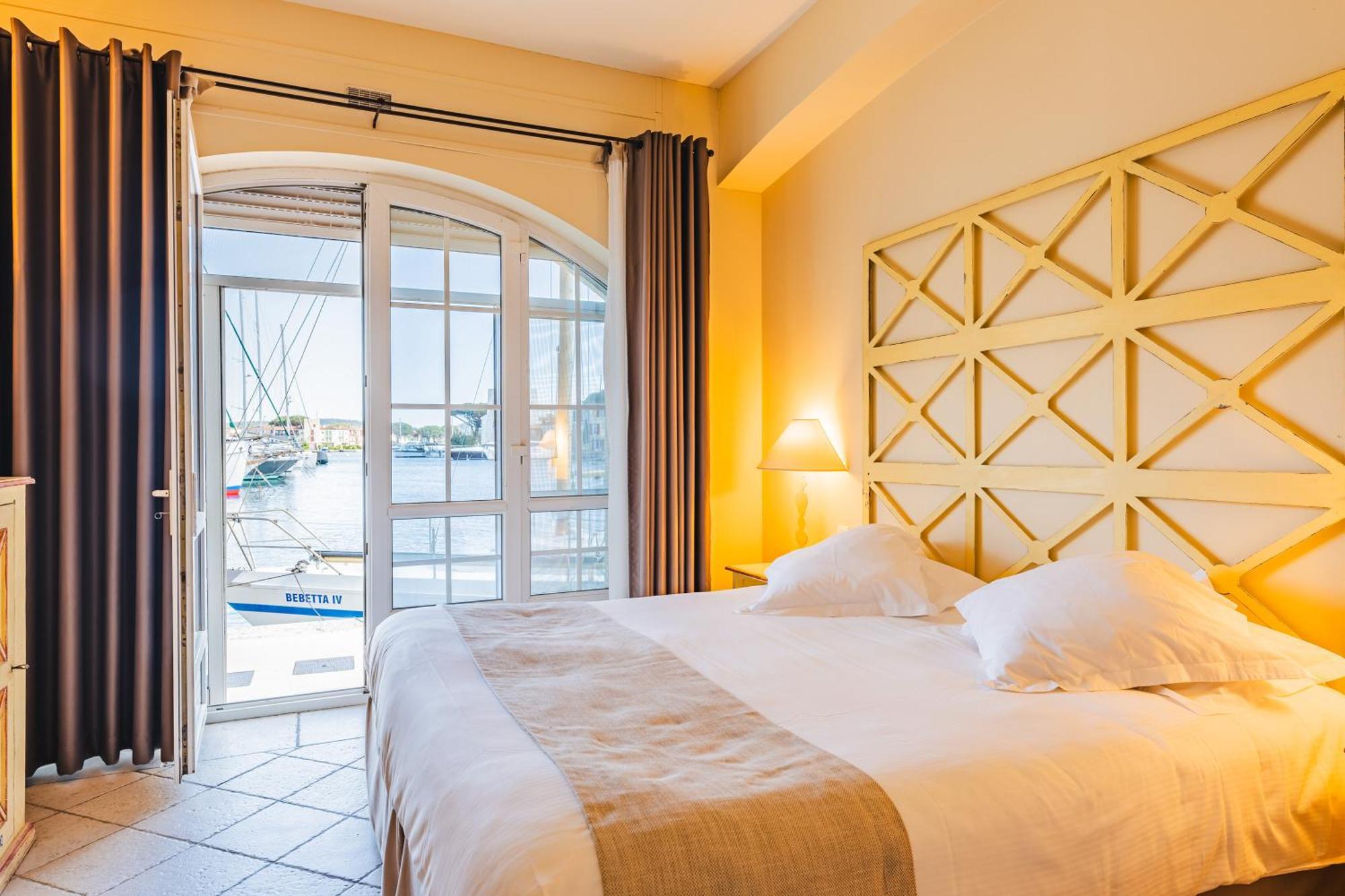Le Suffren Hotel Grimaud Exterior photo