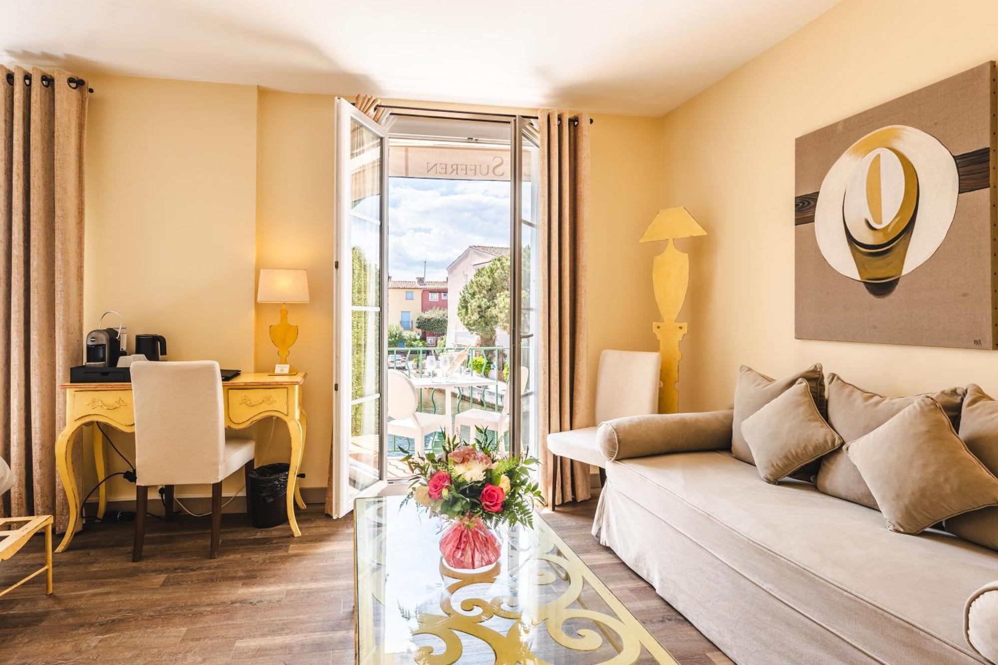 Le Suffren Hotel Grimaud Exterior photo