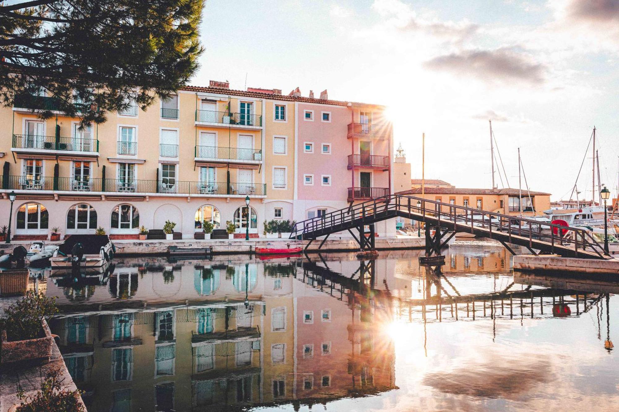 Le Suffren Hotel Grimaud Exterior photo