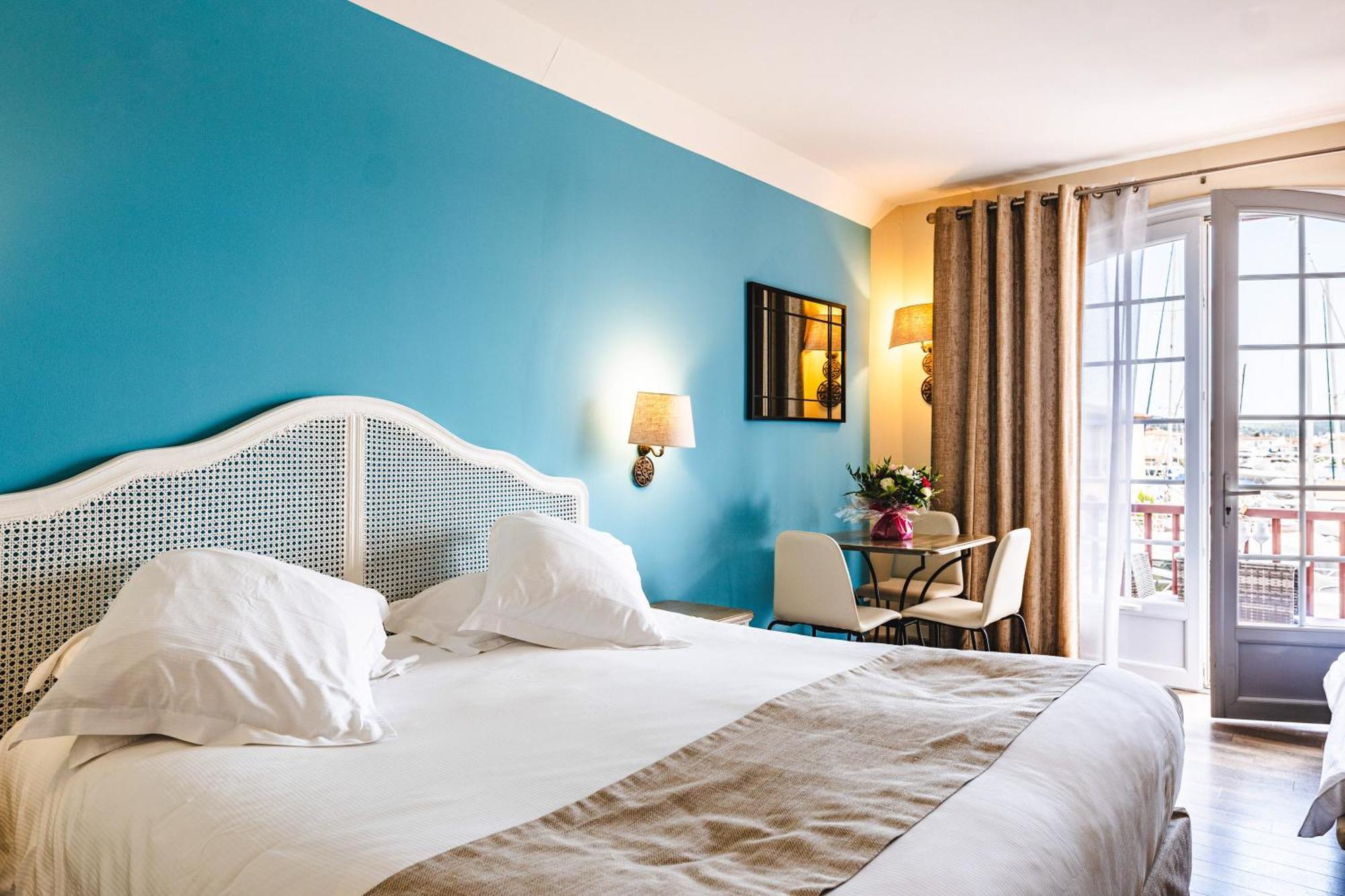 Le Suffren Hotel Grimaud Exterior photo